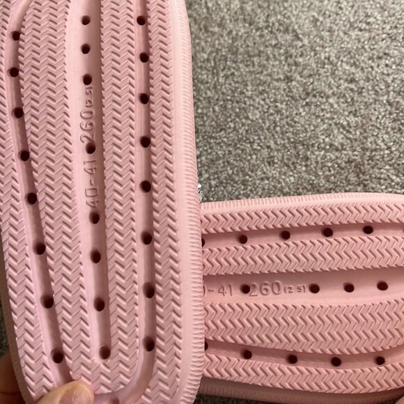 NEW Pink, Rose gold, and Silver handmade BRONAX cloud slippers - Picture 3 of 3